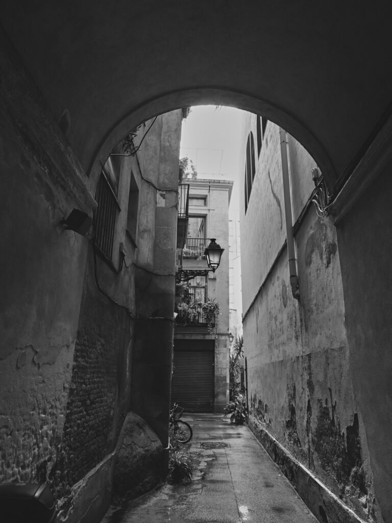 Photographie portrait noir et blanc à Barcelone par Romain Menut